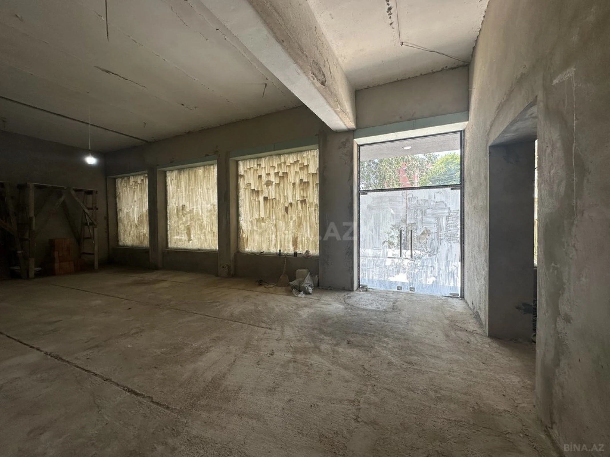 Kirayə verilir obyekt 377 m²