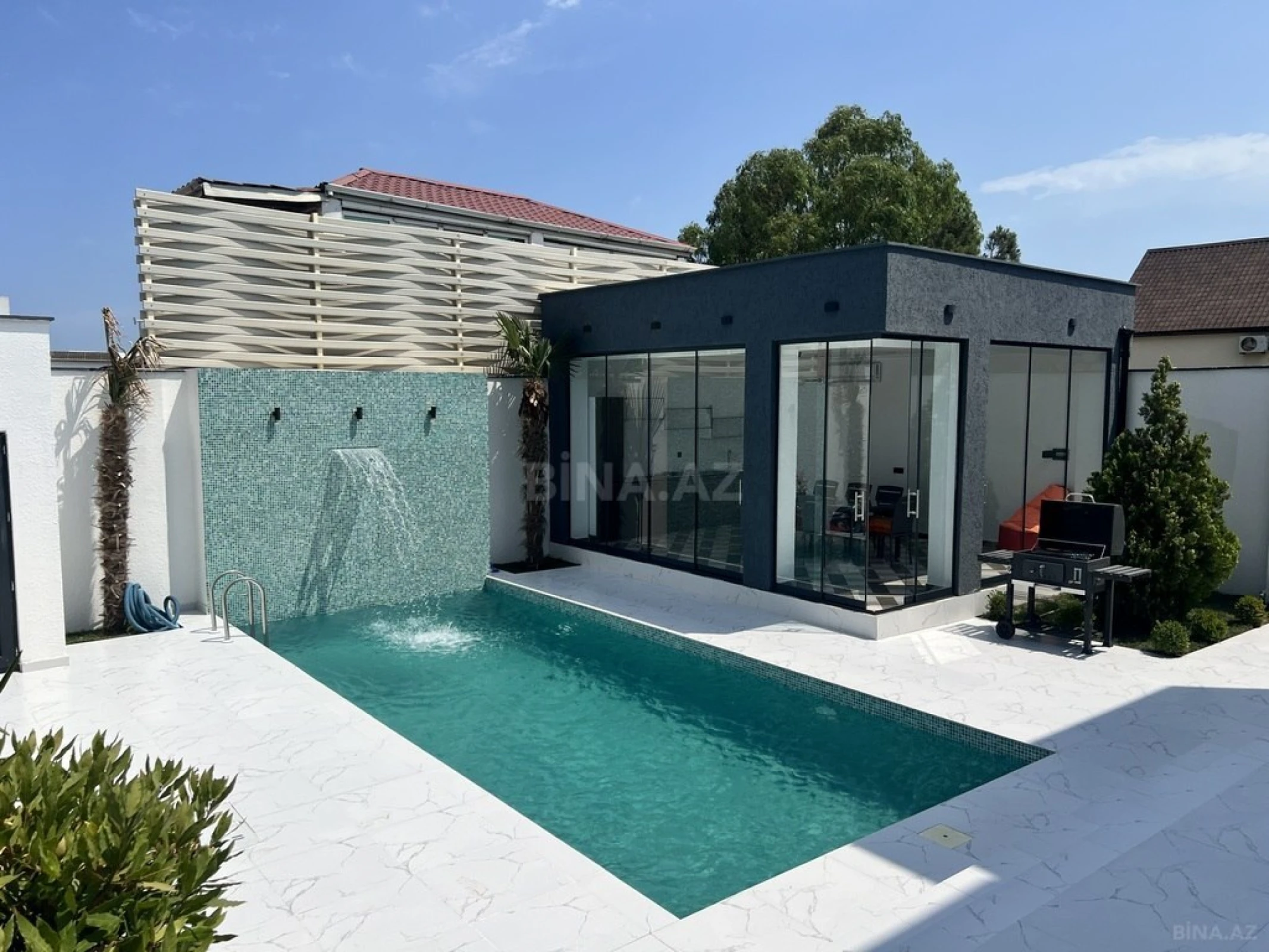 Kirayə verilir 4 otaqlı həyət evi 300 m²
