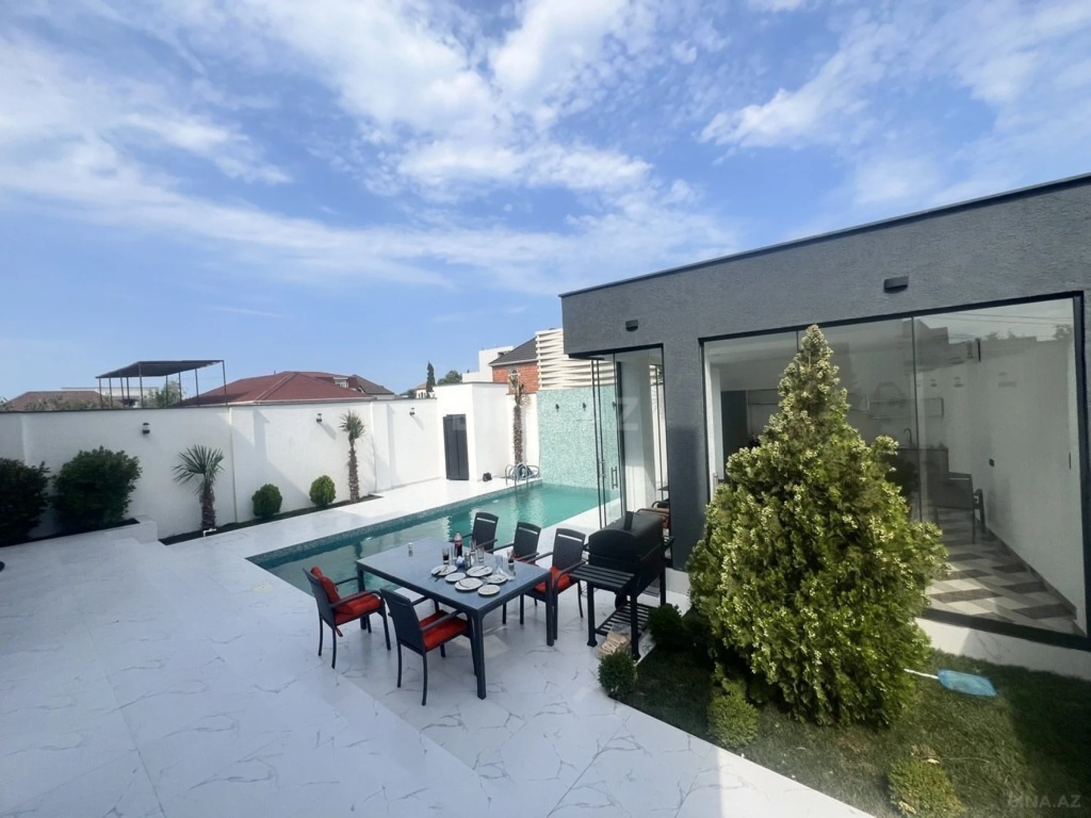 Kirayə verilir 4 otaqlı həyət evi 300 m²