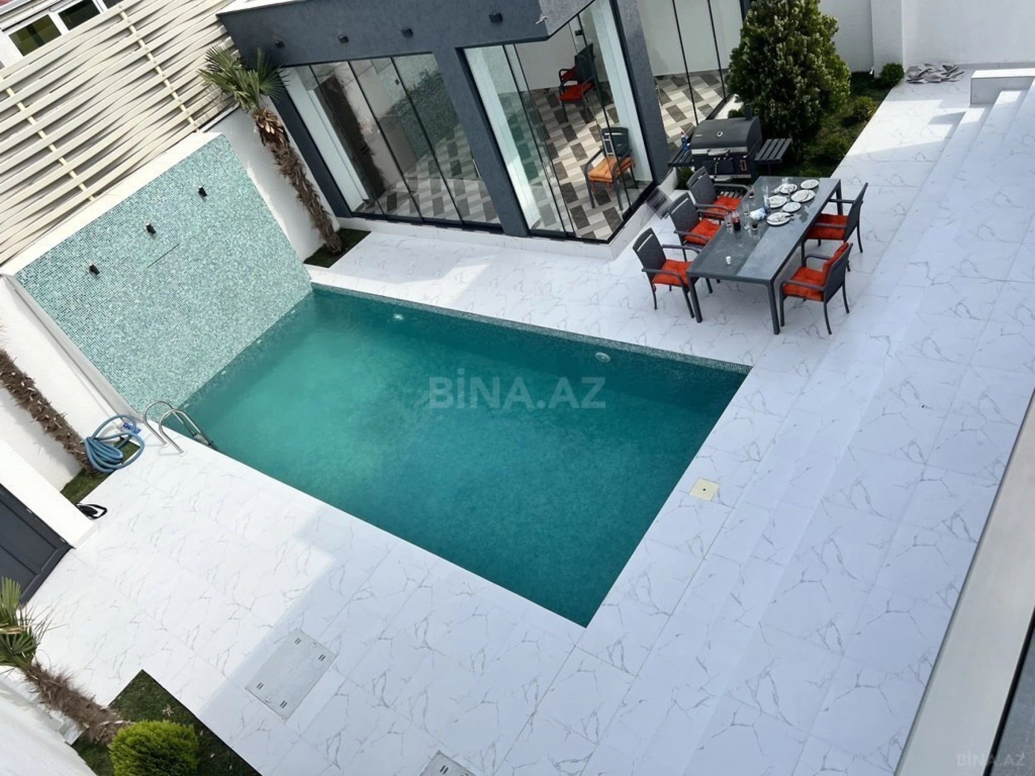 Kirayə verilir 4 otaqlı həyət evi 300 m²