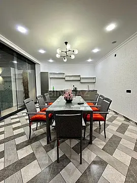 Kirayə verilir 4 otaqlı həyət evi 300 m²