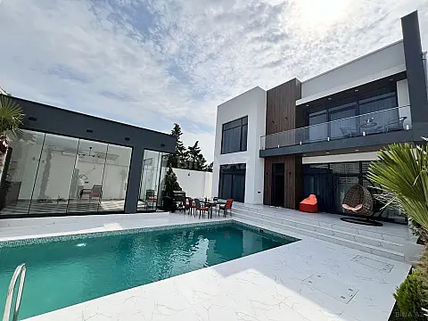 Kirayə verilir 4 otaqlı həyət evi 300 m² — Bakı, Mərdəkan 4 otaq 300.00 m²