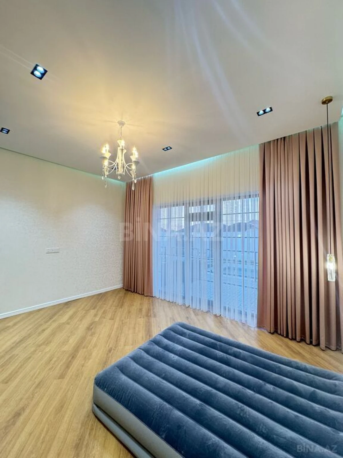 Satılır 4 otaqlı həyət evi 200 m²