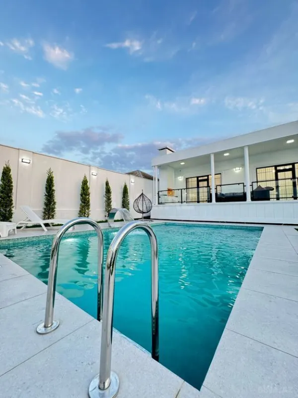 Satılır 4 otaqlı həyət evi 200 m²