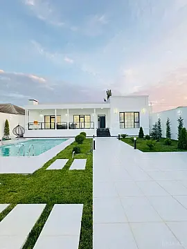 Satılır 4 otaqlı həyət evi 200 m²