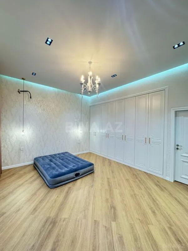 Satılır 4 otaqlı həyət evi 200 m²