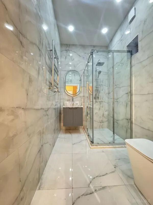 Satılır 4 otaqlı həyət evi 200 m²