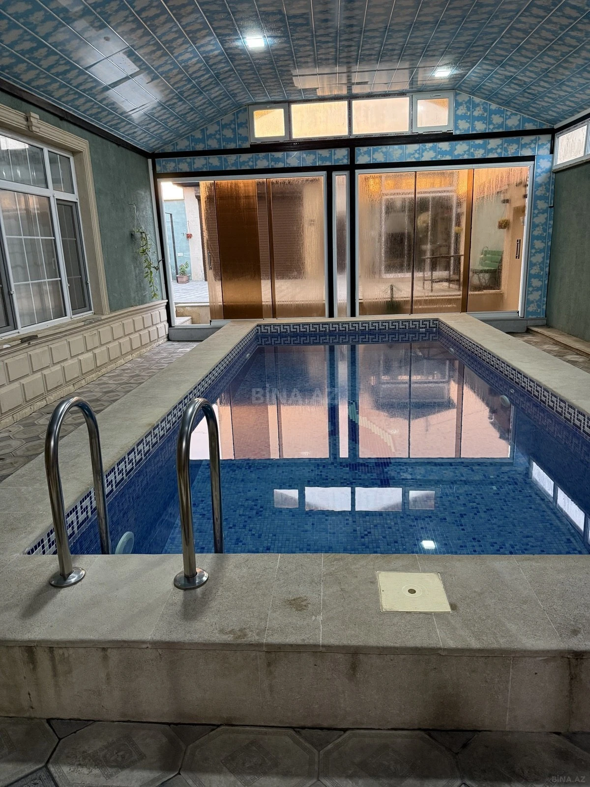 Kirayə verilir 5 otaqlı həyət evi 300 m²