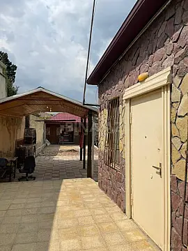 Satılır 3 otaqlı həyət evi 100 m²