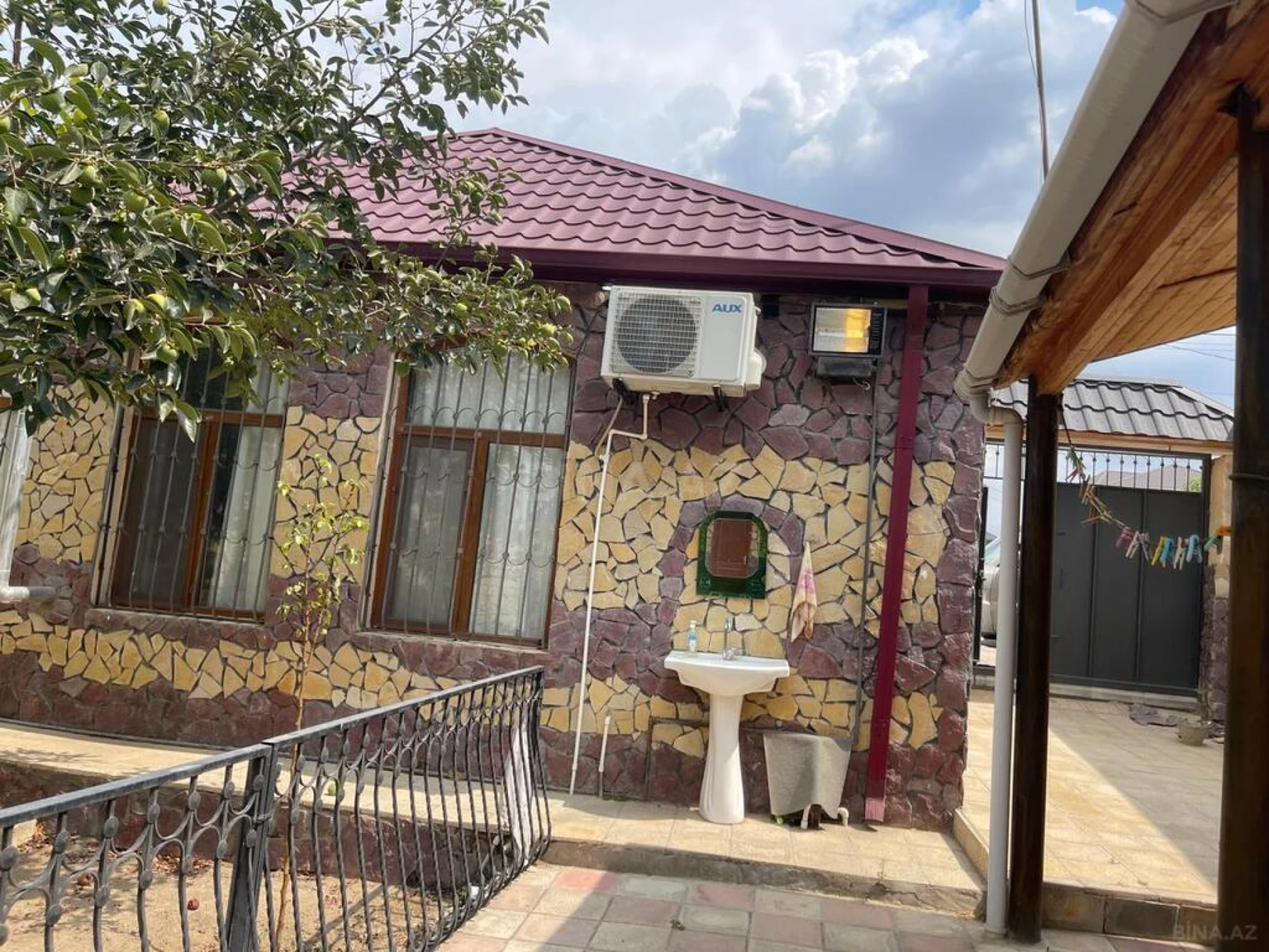 Satılır 3 otaqlı həyət evi 100 m²