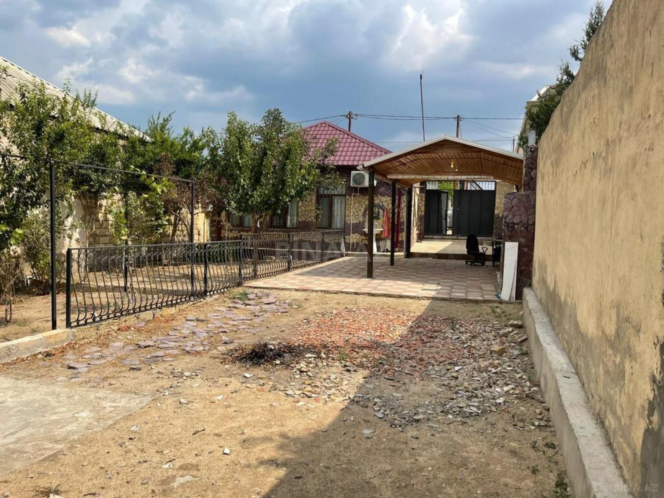 Satılır 3 otaqlı həyət evi 100 m²