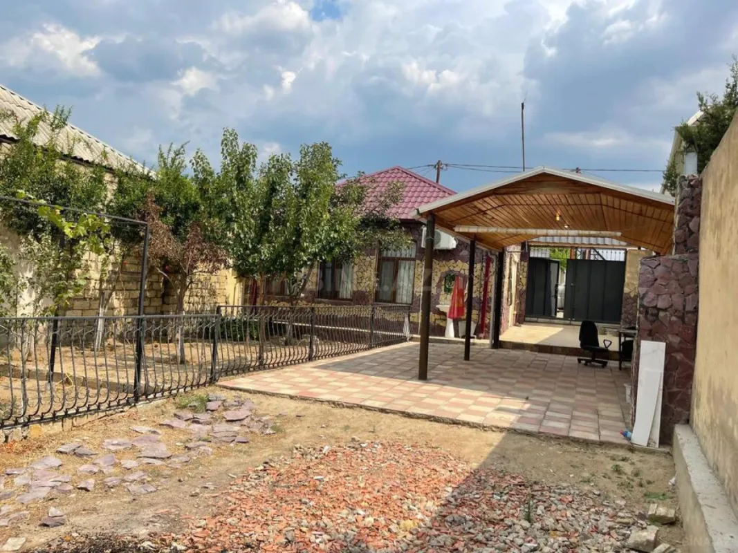 Satılır 3 otaqlı həyət evi 100 m²