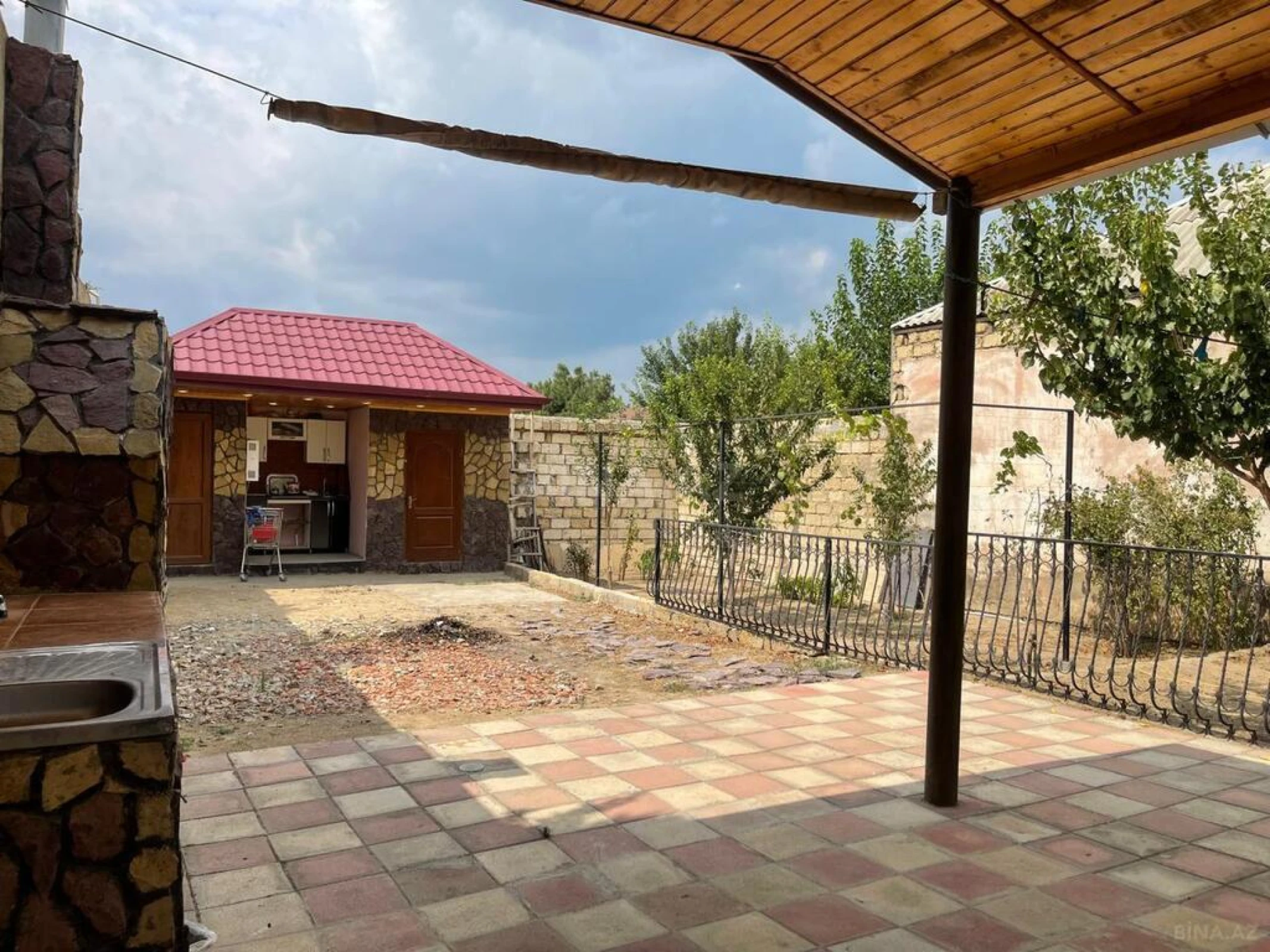 Satılır 3 otaqlı həyət evi 100 m²