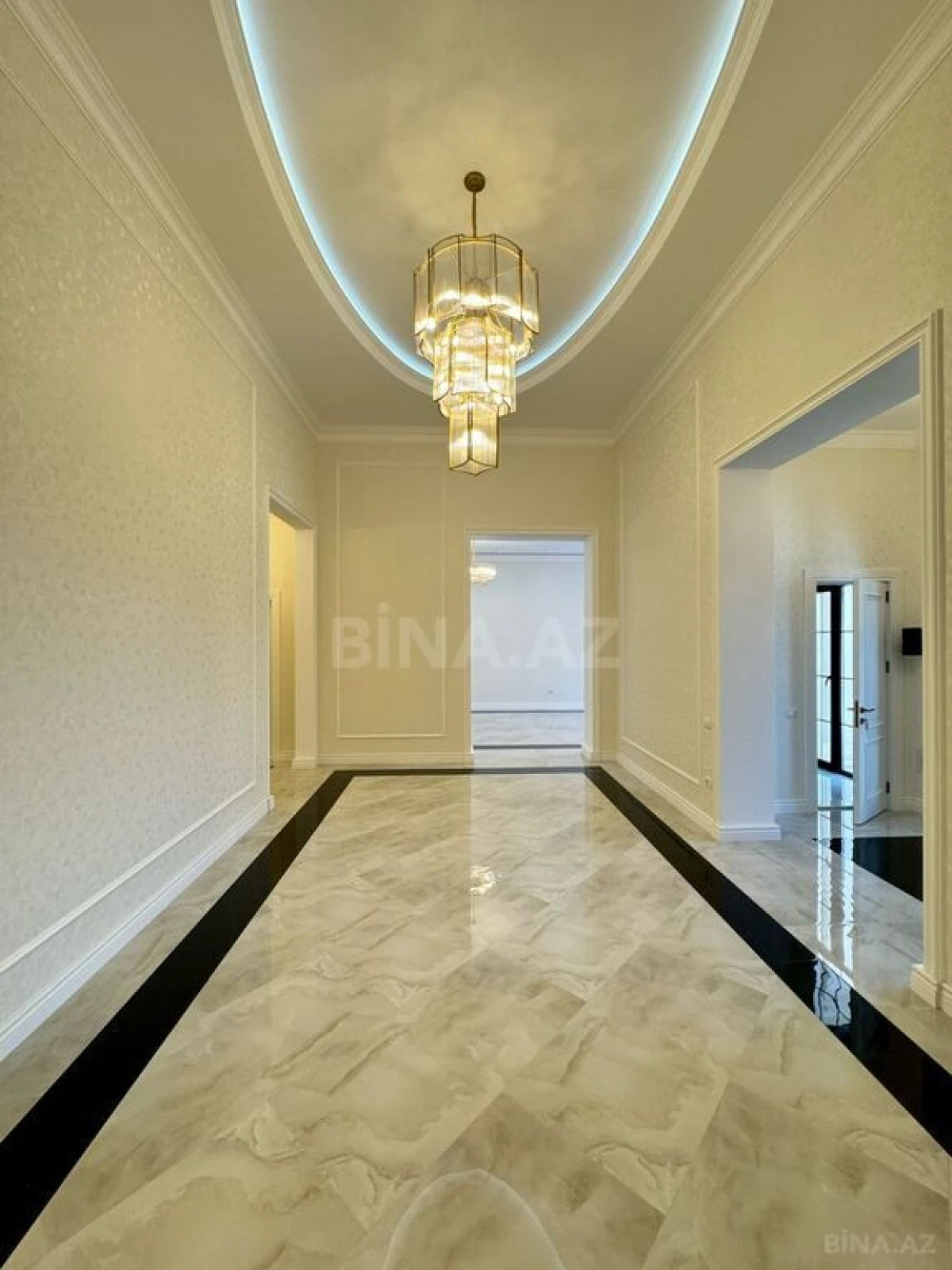 Satılır 6 otaqlı həyət evi 250 m²