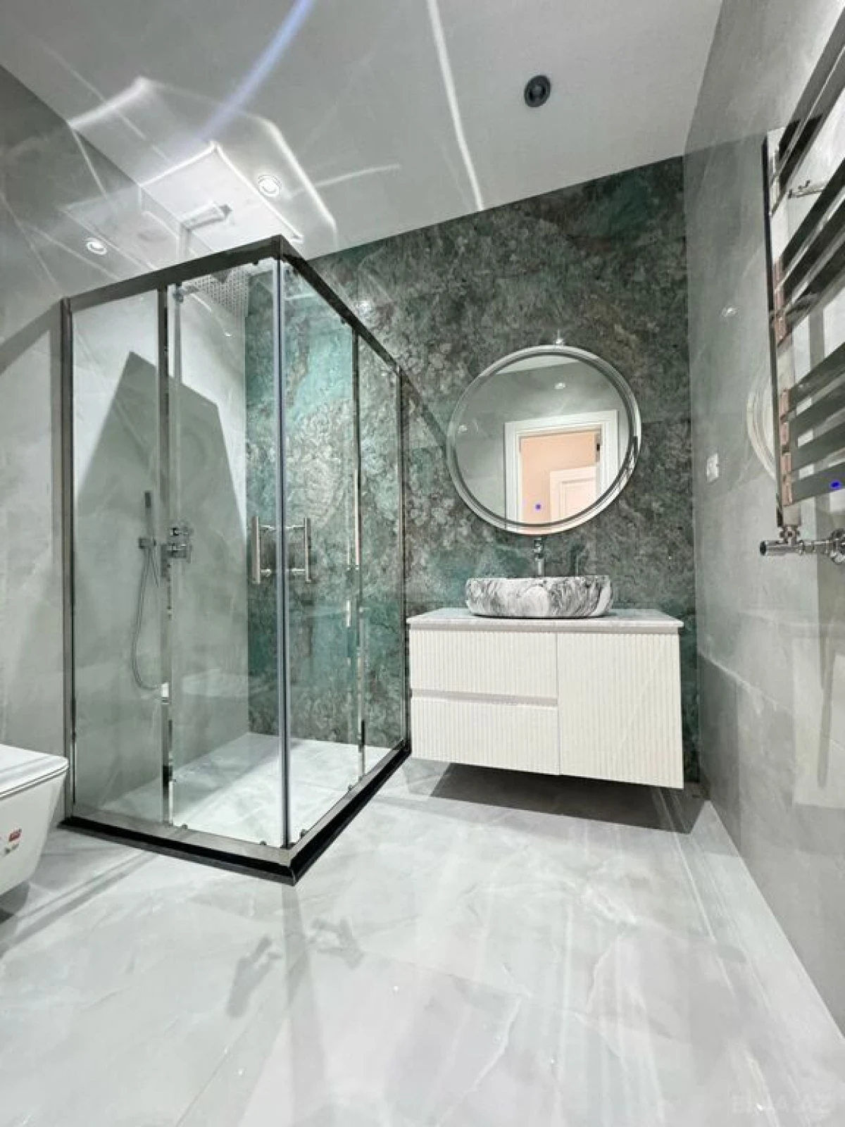 Satılır 6 otaqlı həyət evi 250 m²