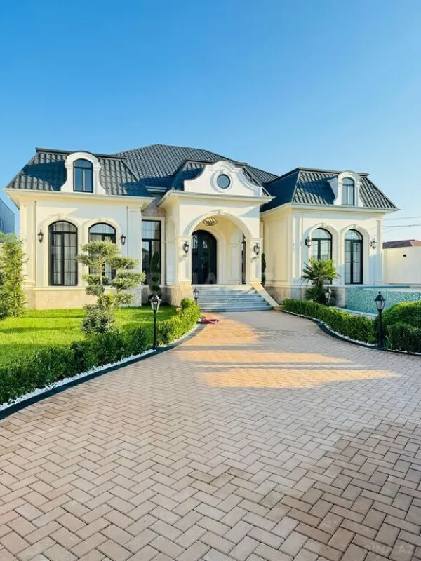 Satılır 6 otaqlı həyət evi 250 m²
