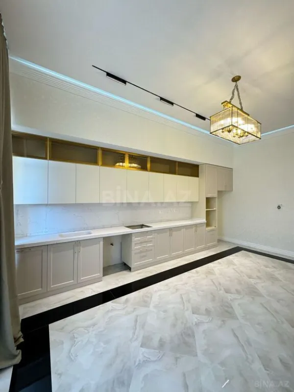 Satılır 6 otaqlı həyət evi 250 m²