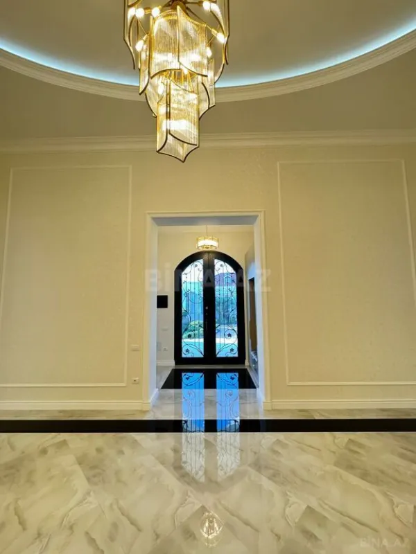 Satılır 6 otaqlı həyət evi 250 m²