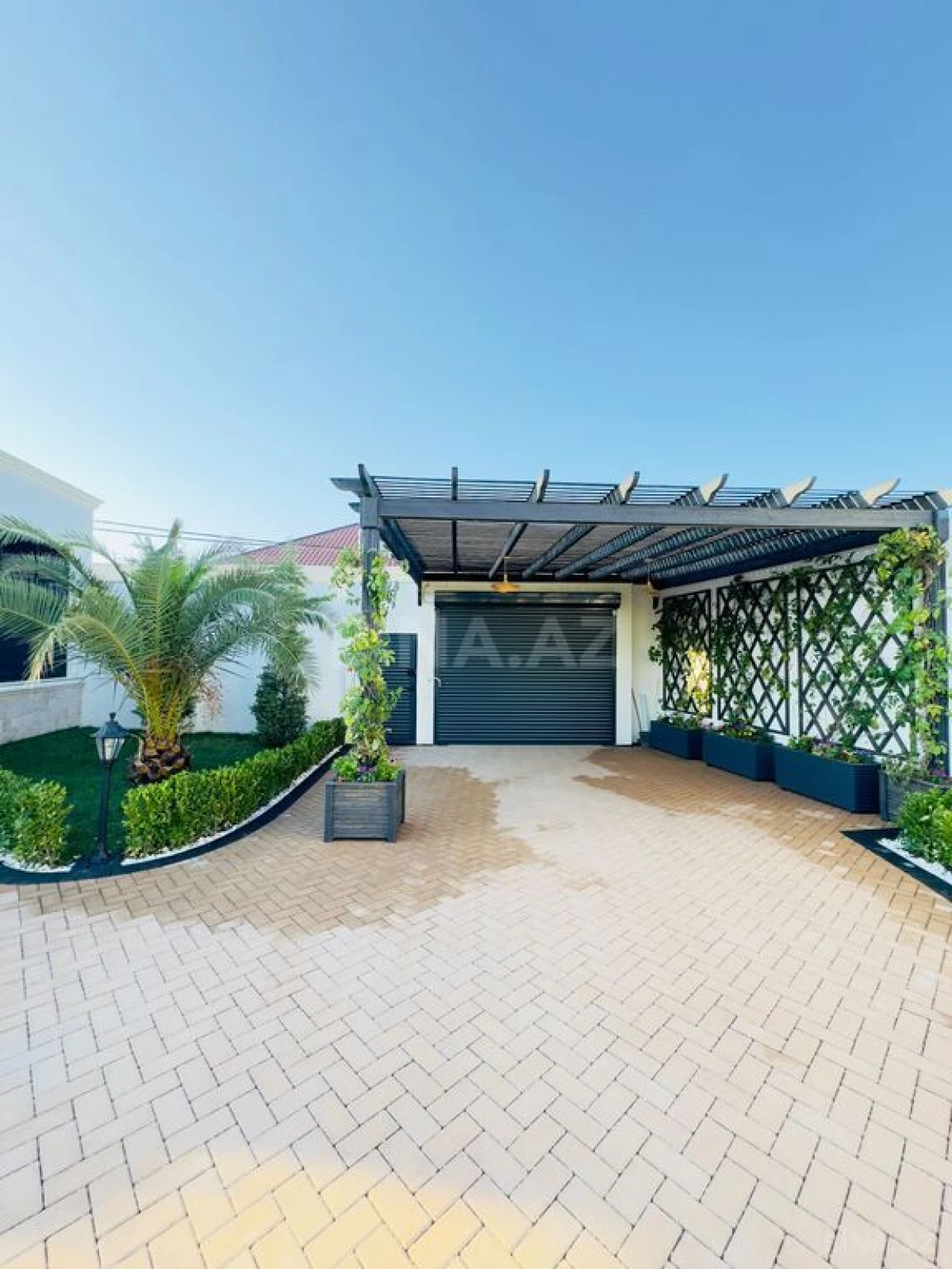 Satılır 6 otaqlı həyət evi 250 m²