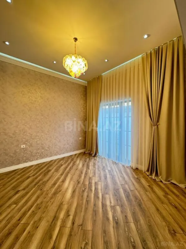 Satılır 6 otaqlı həyət evi 250 m²