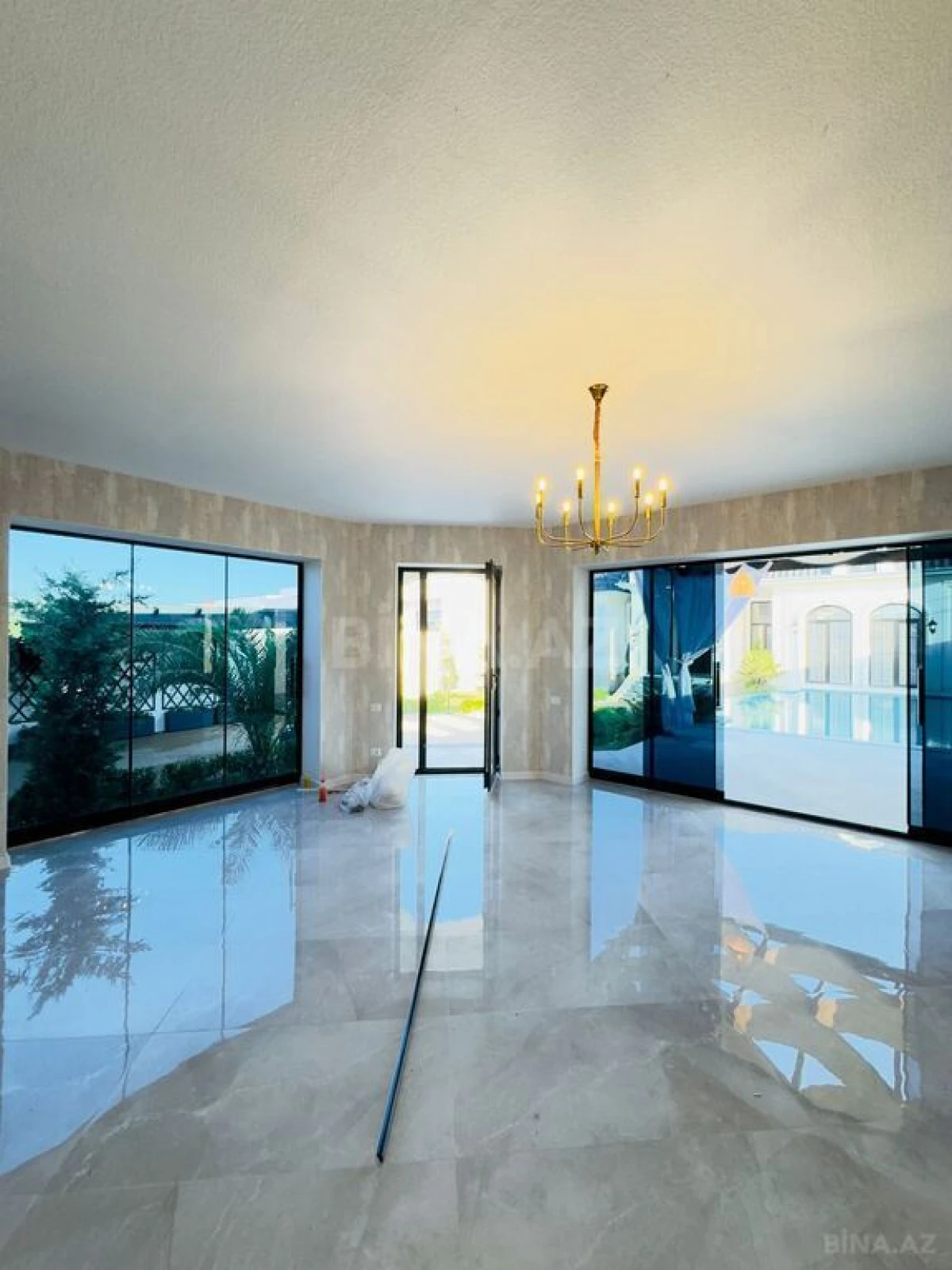 Satılır 6 otaqlı həyət evi 250 m²