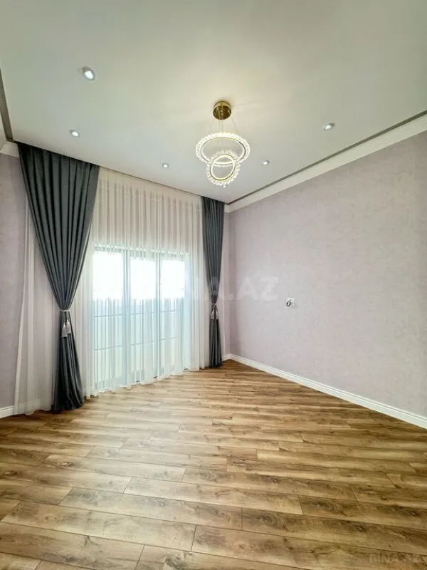 Satılır 6 otaqlı həyət evi 250 m²