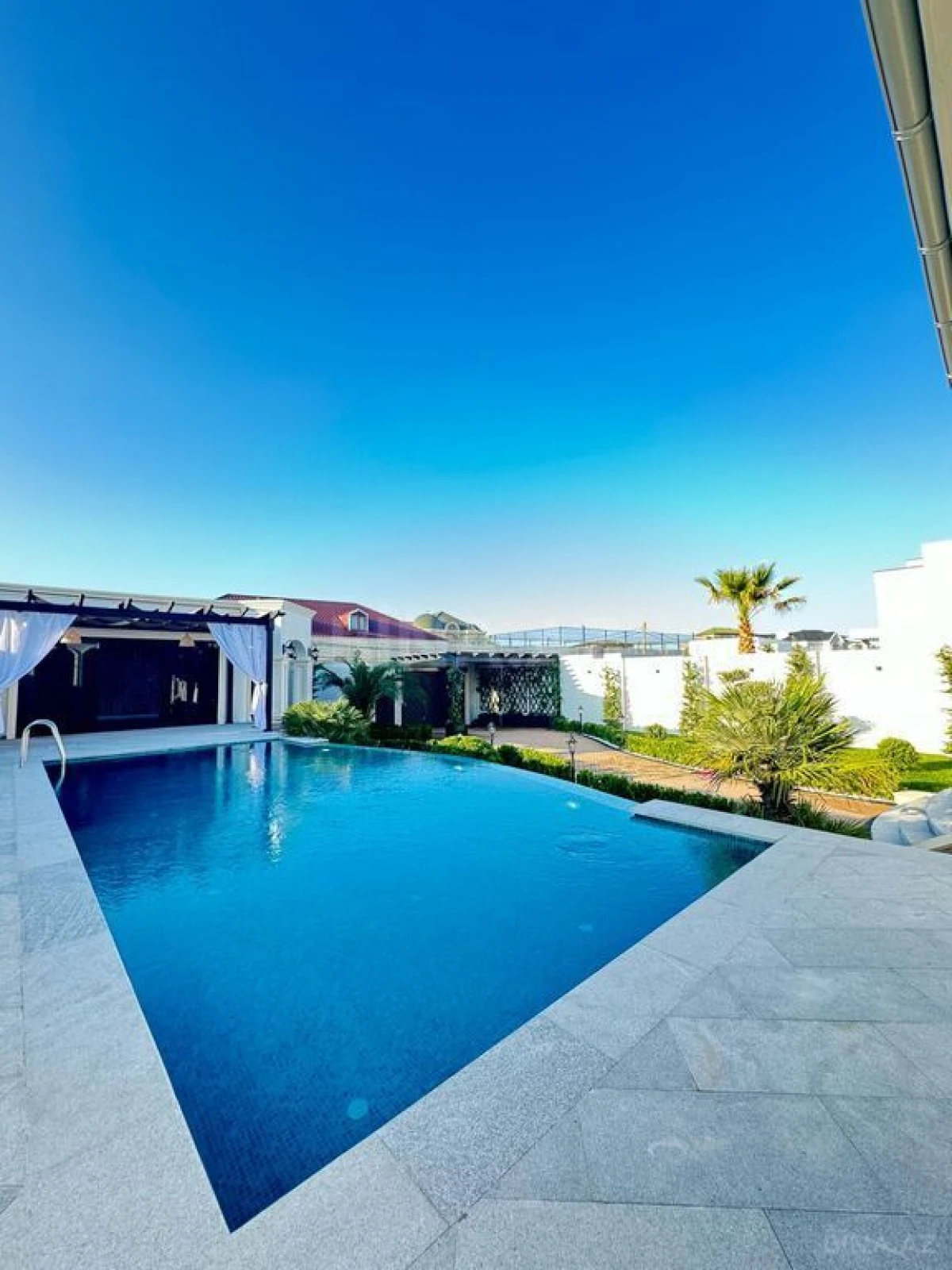 Satılır 6 otaqlı həyət evi 250 m²