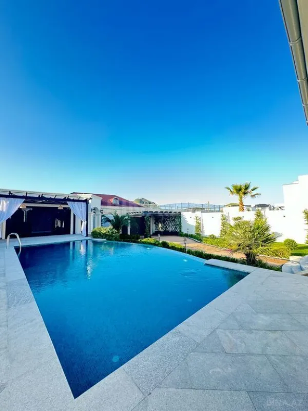 Satılır 6 otaqlı həyət evi 250 m²