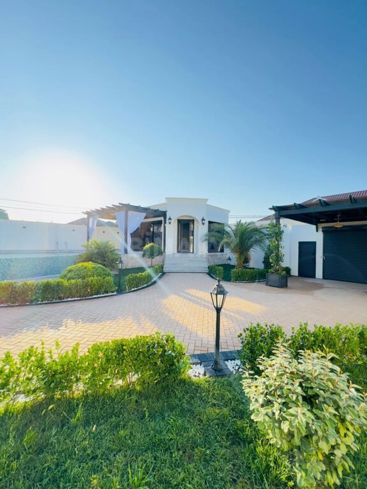 Satılır 6 otaqlı həyət evi 250 m²