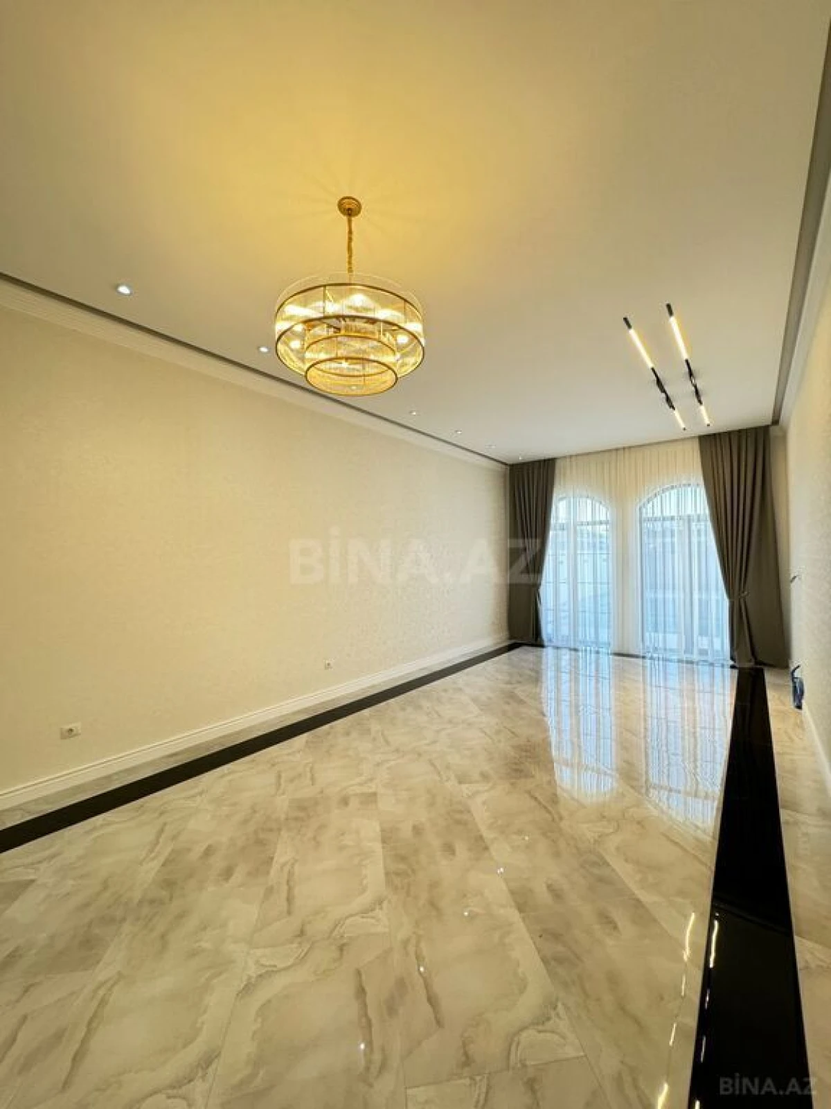 Satılır 6 otaqlı həyət evi 250 m²