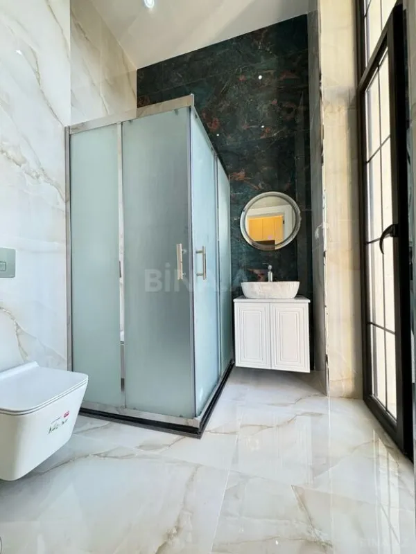 Satılır 6 otaqlı həyət evi 250 m²