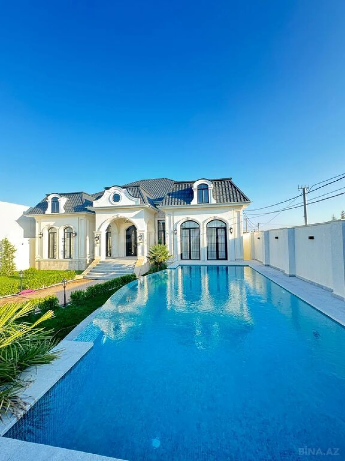 Satılır 6 otaqlı həyət evi 250 m²