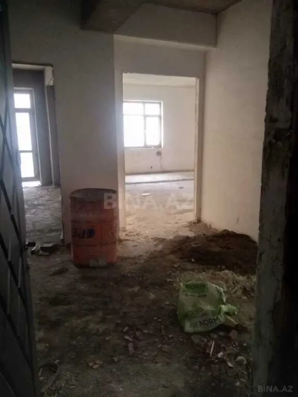 Satılır 4 otaqlı mənzil 196 m²
