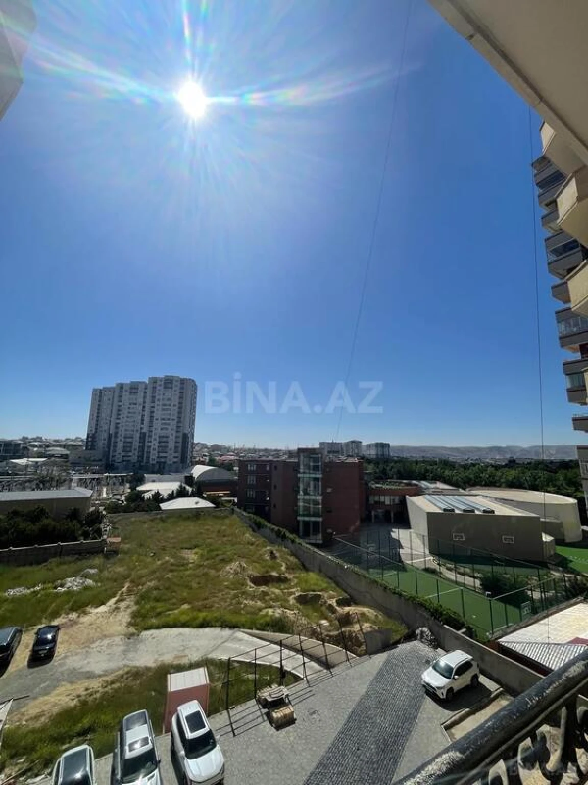 Satılır 4 otaqlı mənzil 196 m²