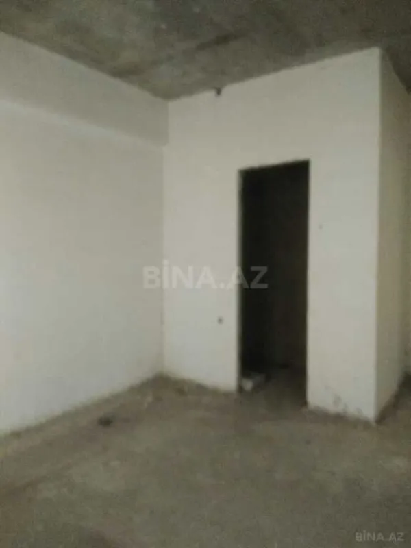 Satılır 4 otaqlı mənzil 196 m²