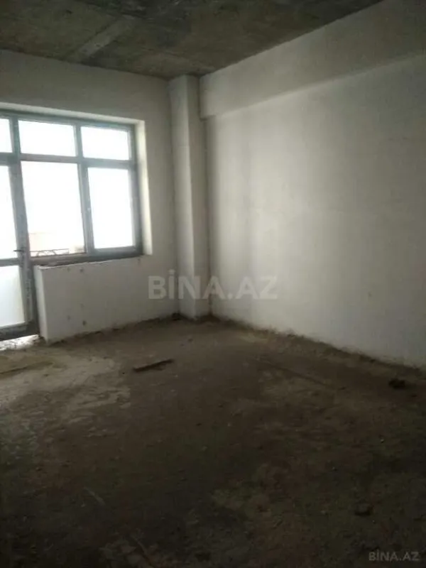 Satılır 4 otaqlı mənzil 196 m²