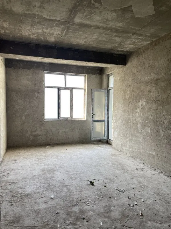 Satılır 4 otaqlı mənzil 276 m²