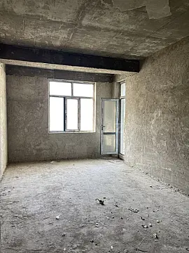 Satılır 4 otaqlı mənzil 276 m²