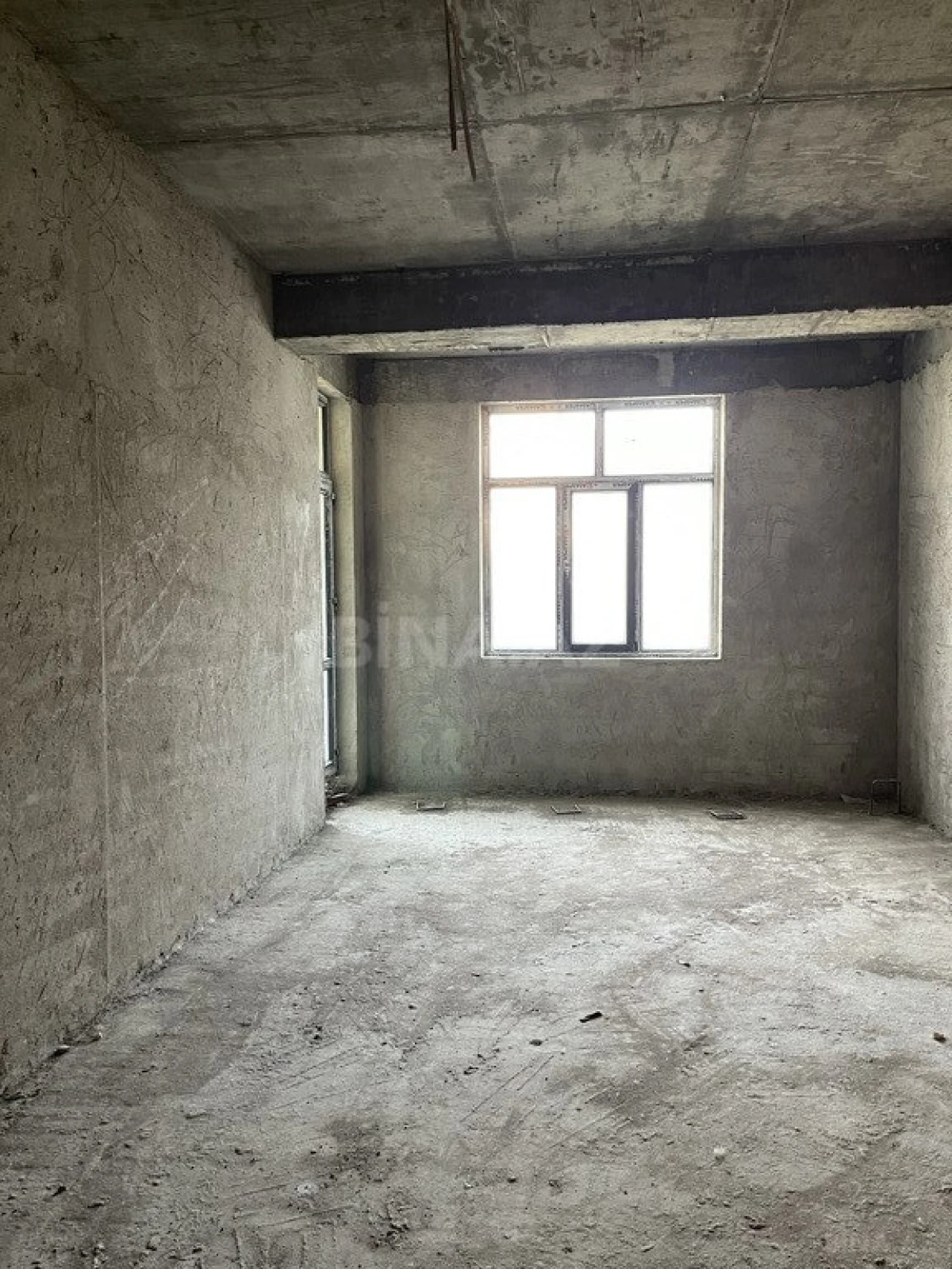 Satılır 4 otaqlı mənzil 276 m²