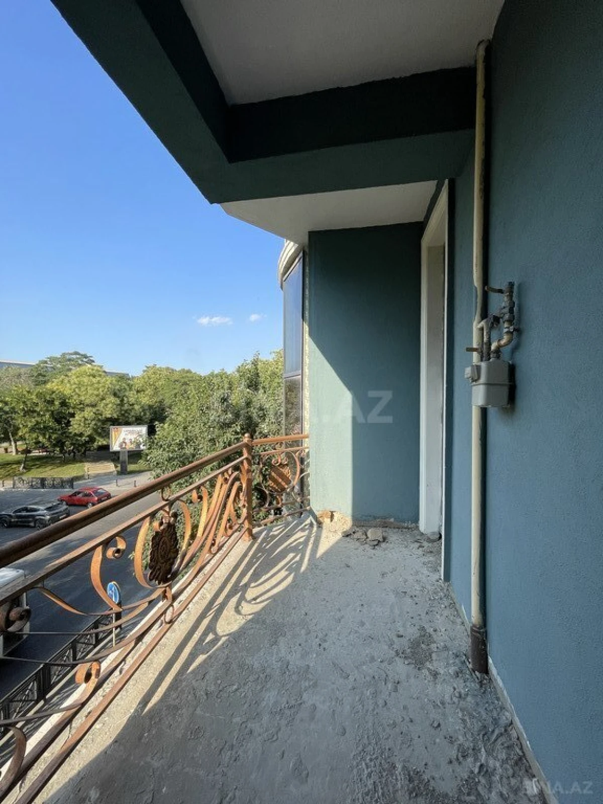Satılır 4 otaqlı mənzil 276 m²