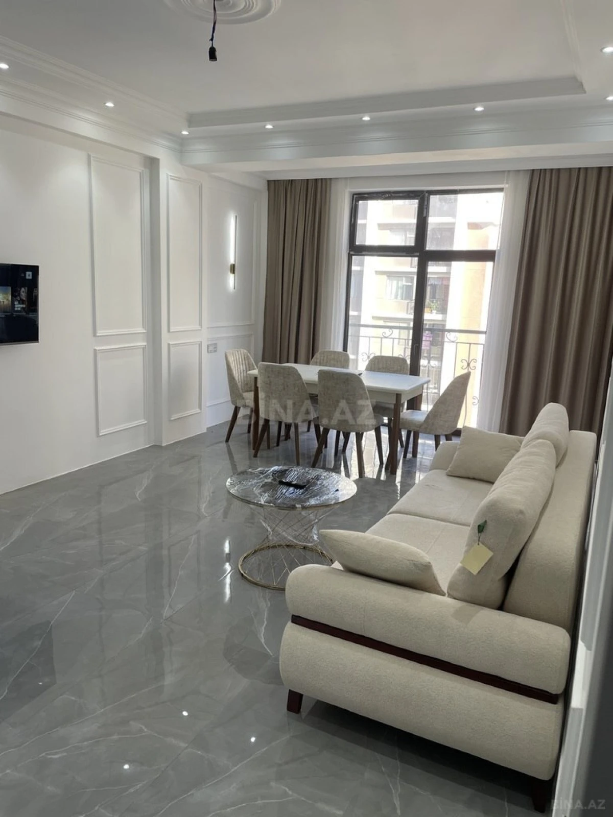 Kirayə verilir 2 otaqlı mənzil 75 m²