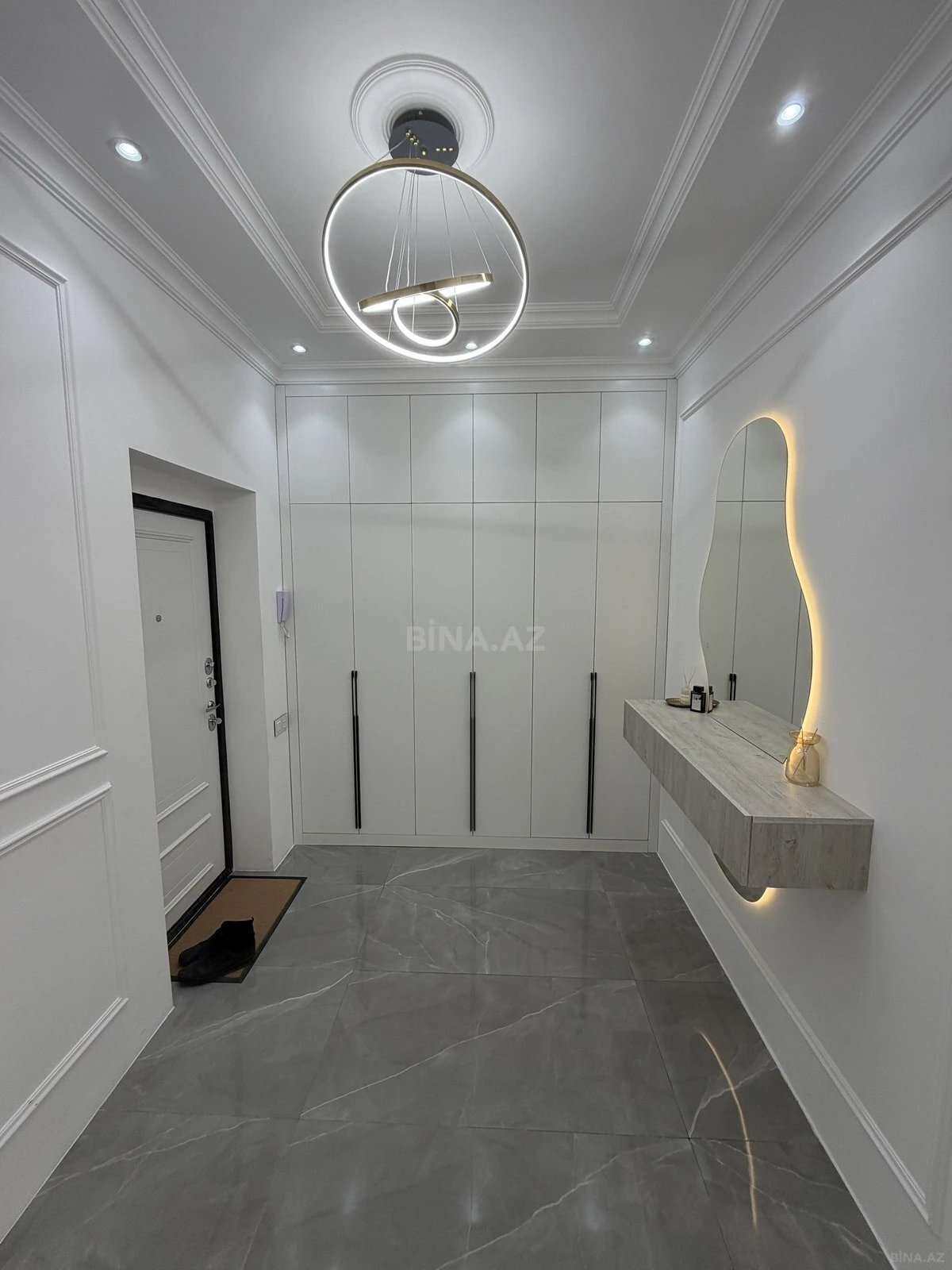 Kirayə verilir 2 otaqlı mənzil 75 m²