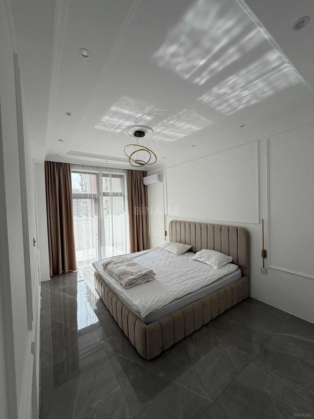 Kirayə verilir 2 otaqlı mənzil 75 m²