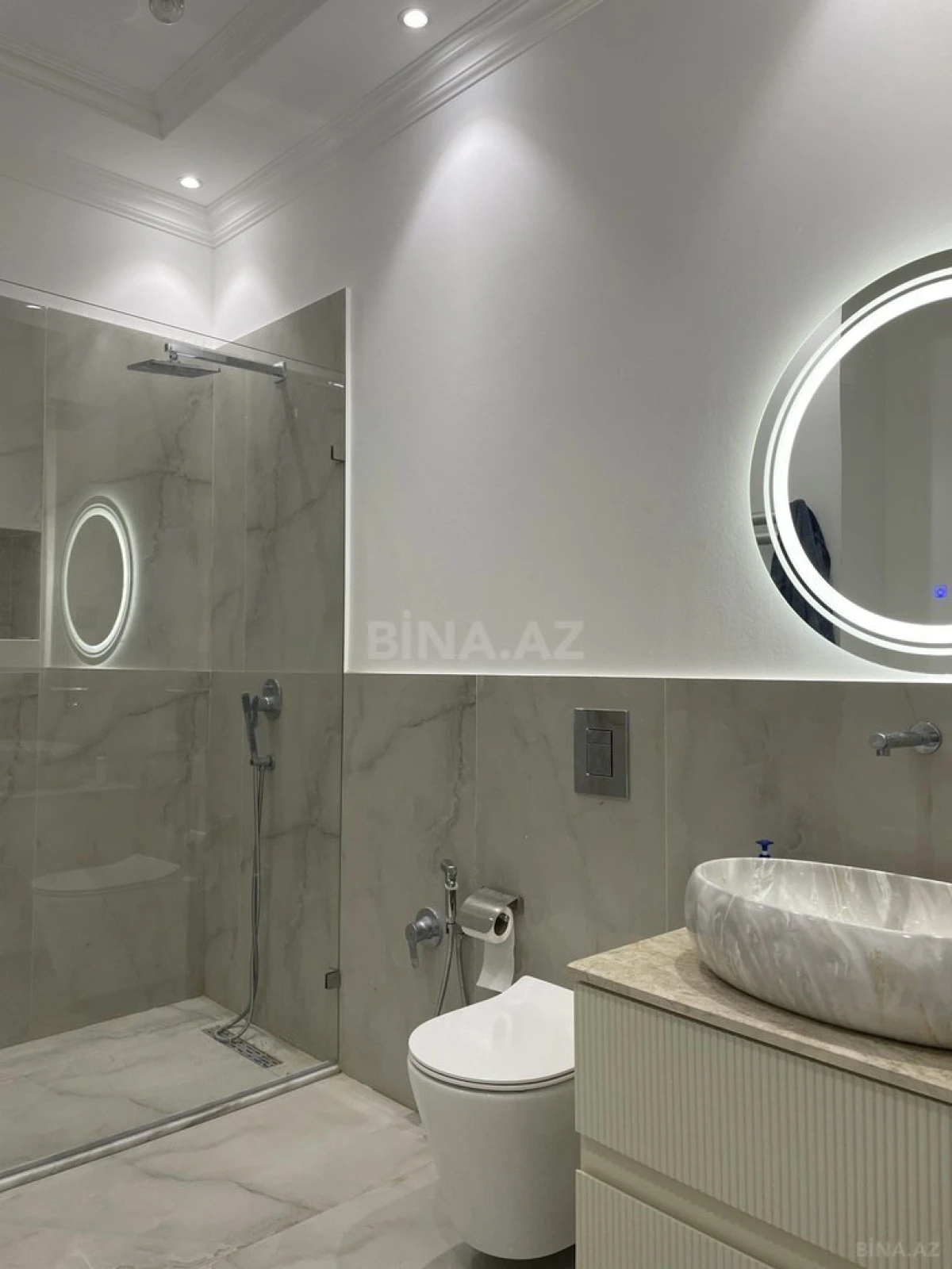 Kirayə verilir 2 otaqlı mənzil 75 m²