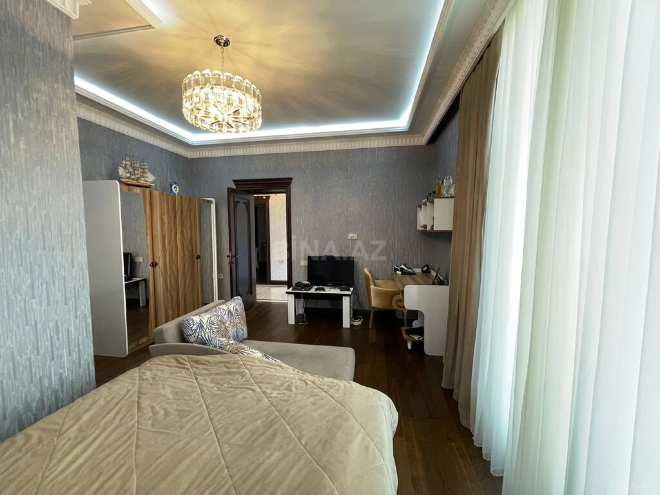 Satılır 7 otaqlı həyət evi 510 m²