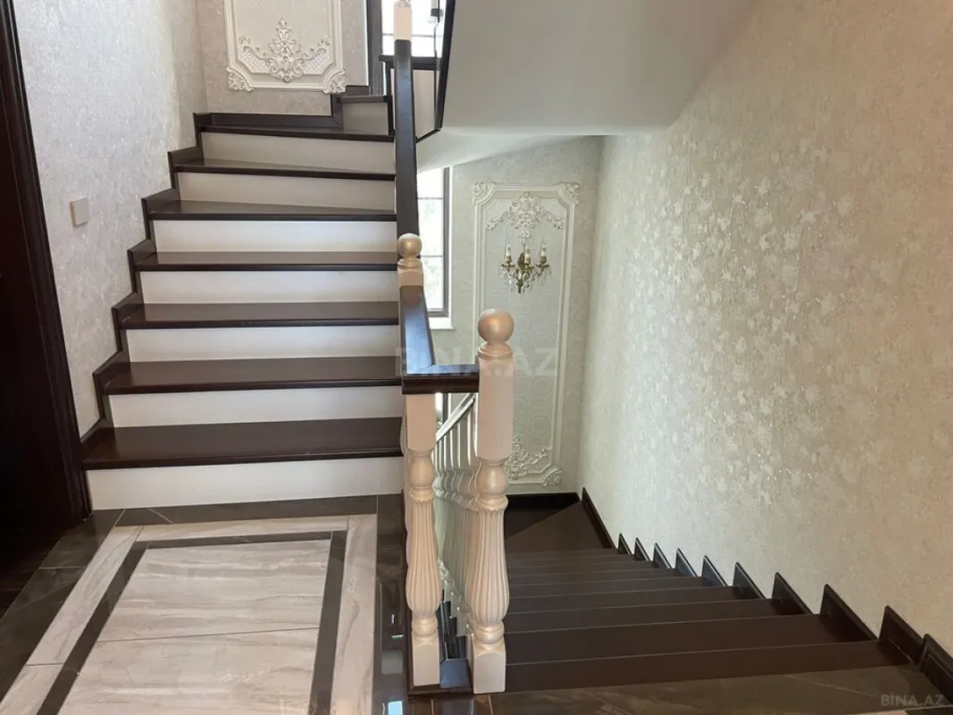 Satılır 7 otaqlı həyət evi 510 m²