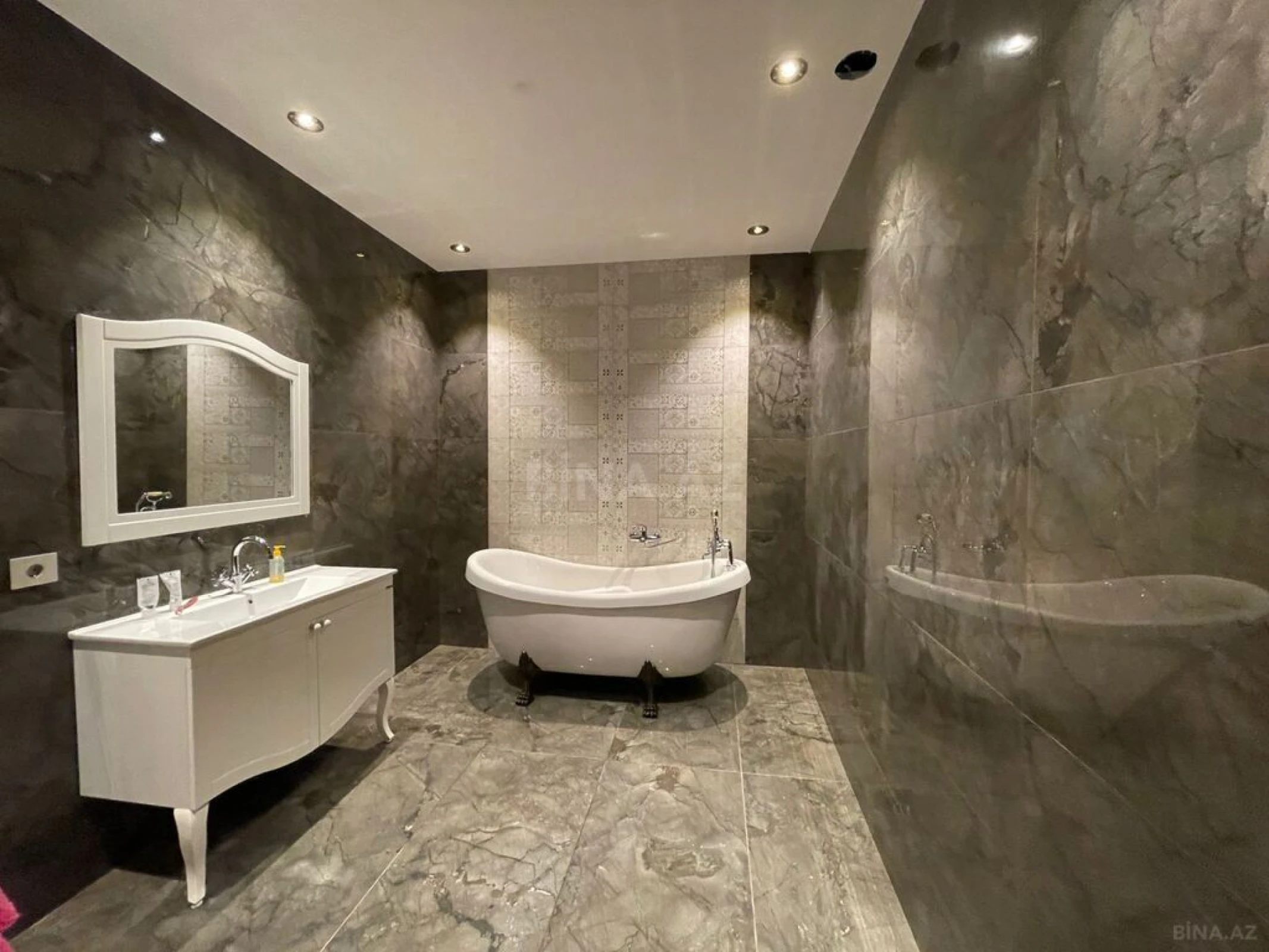 Satılır 7 otaqlı həyət evi 510 m²