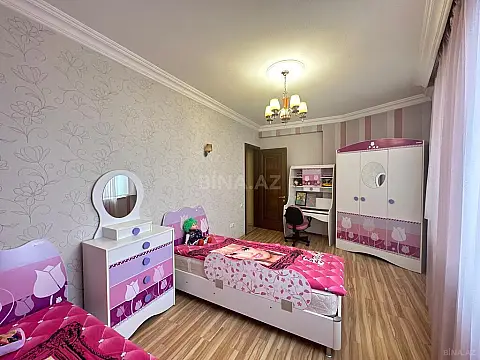 Satılır 3 otaqlı mənzil 132 m²
