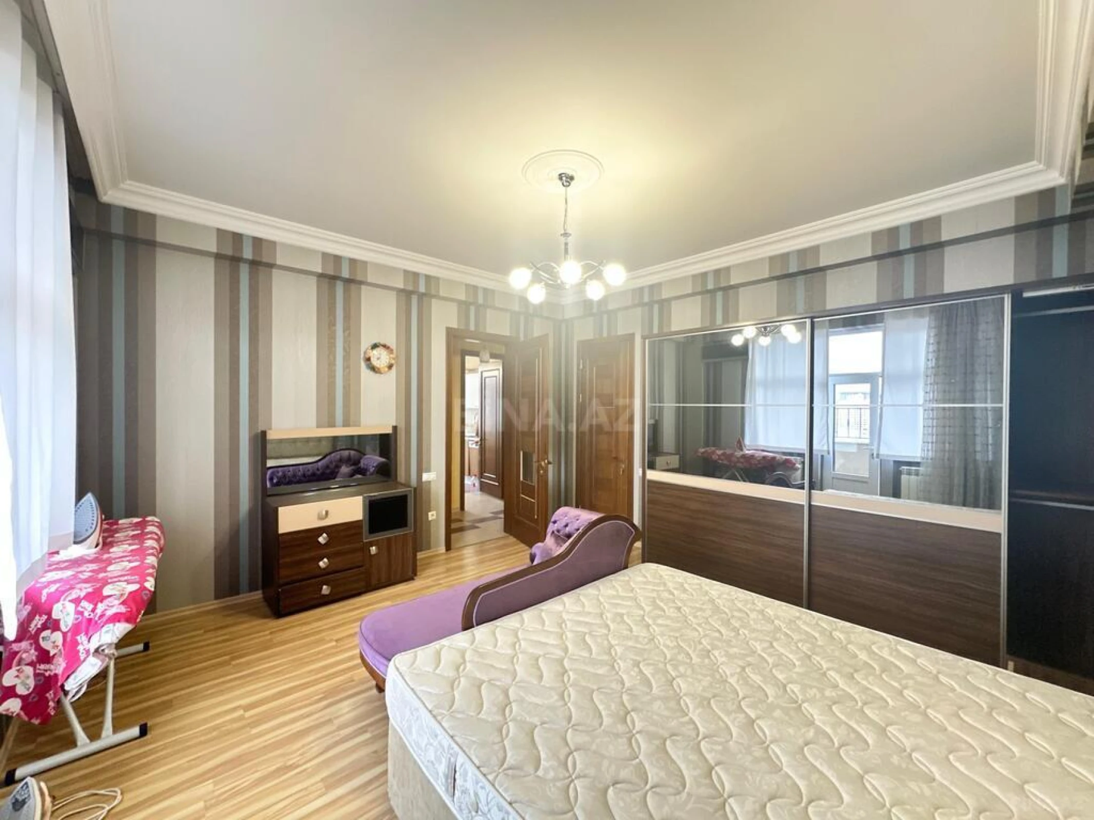 Satılır 3 otaqlı mənzil 132 m²