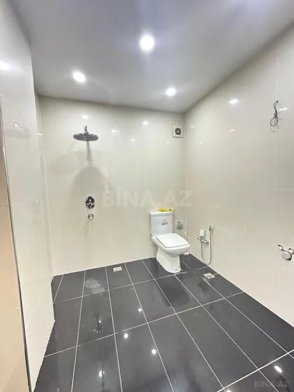 Satılır 3 otaqlı mənzil 132 m²